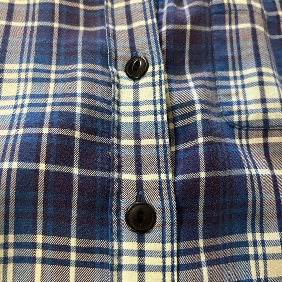 L.L. Bean Fleece Lined Long Sleeve Button Down Blue Plaid Shirt size medium - Picture 4 of 11